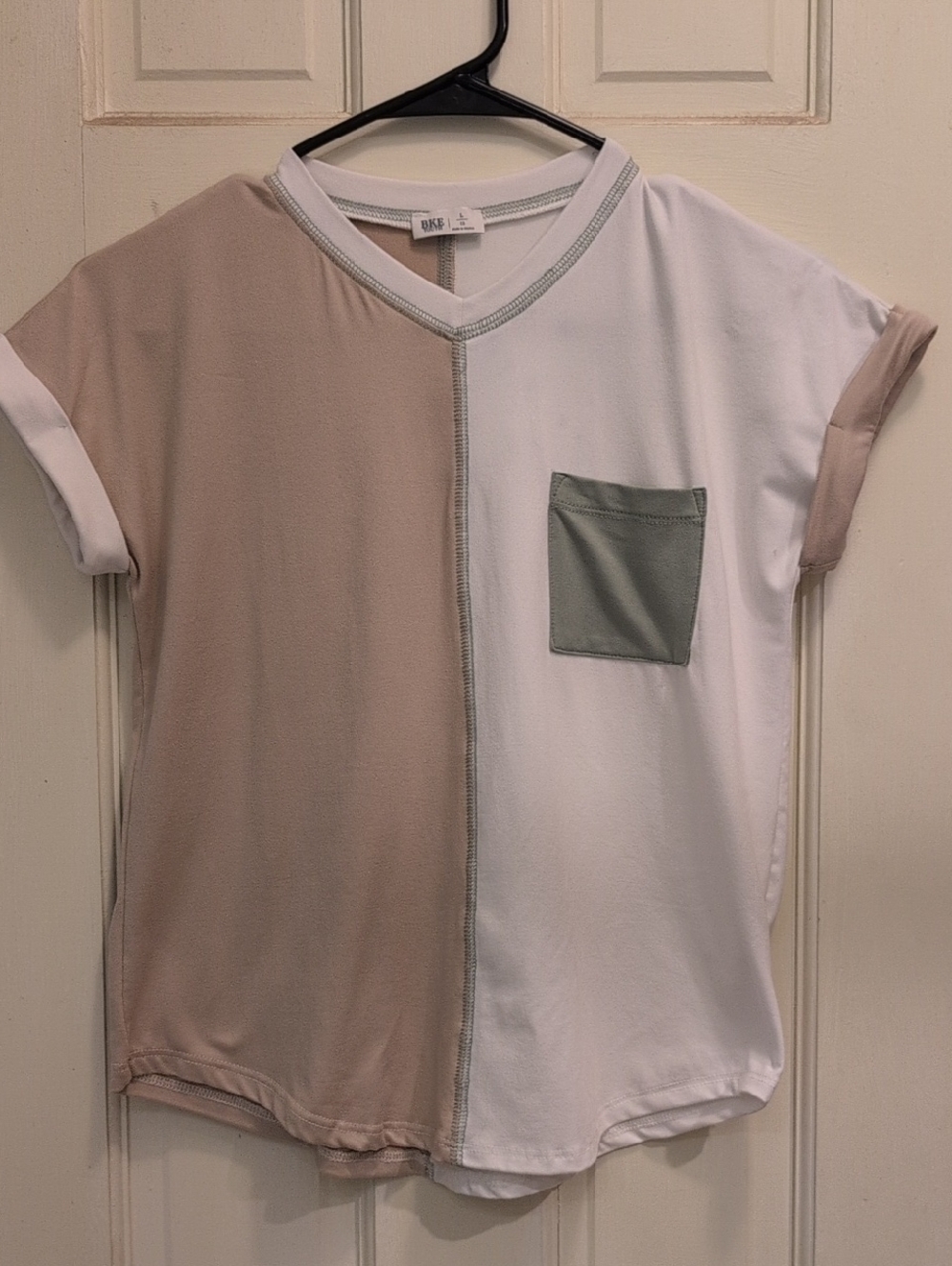 BKE Colorblock Short Sleeve Tee in White, Taupe & Sage Pocket